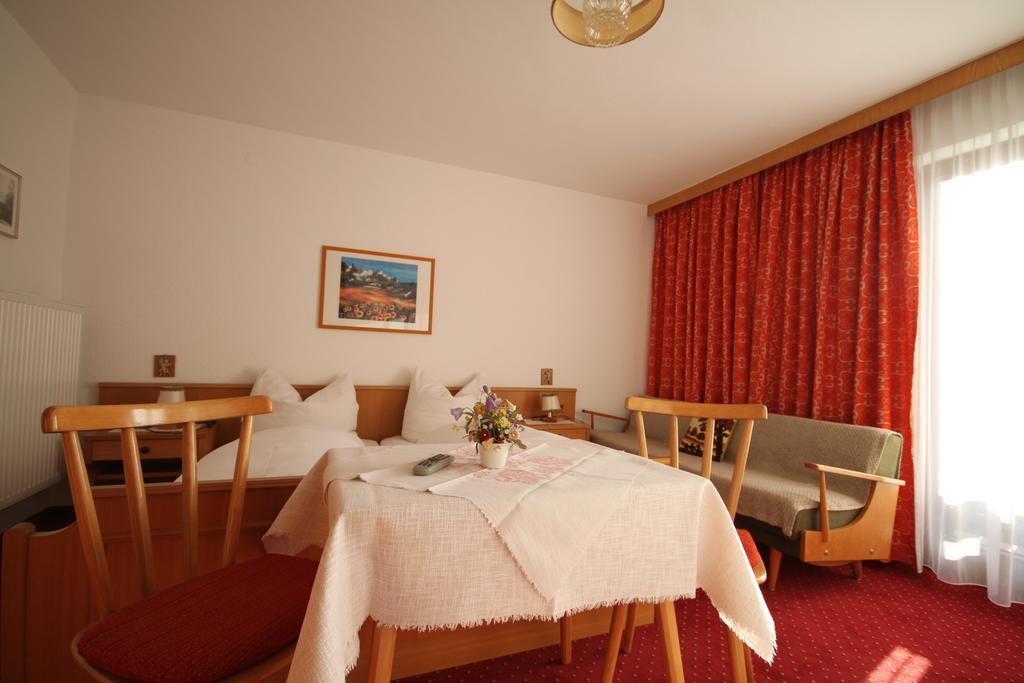 Haus Geiger Bed & Breakfast Scharnitz Exterior photo
